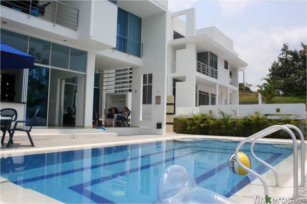 Hermosa Finca, Casa Campestre en Condominio La Estancia - Finca en Melgar, Tolima